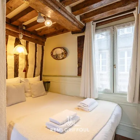 Les Colombages - On The Port Of - View *