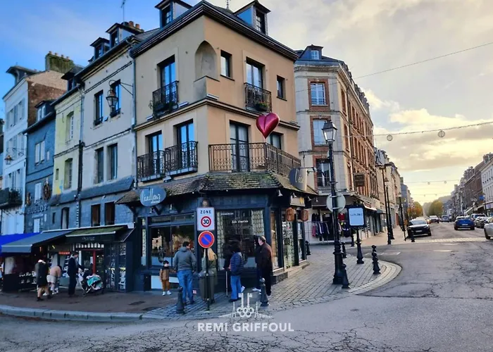 Apartment Les Colombages - On The Port Of - View